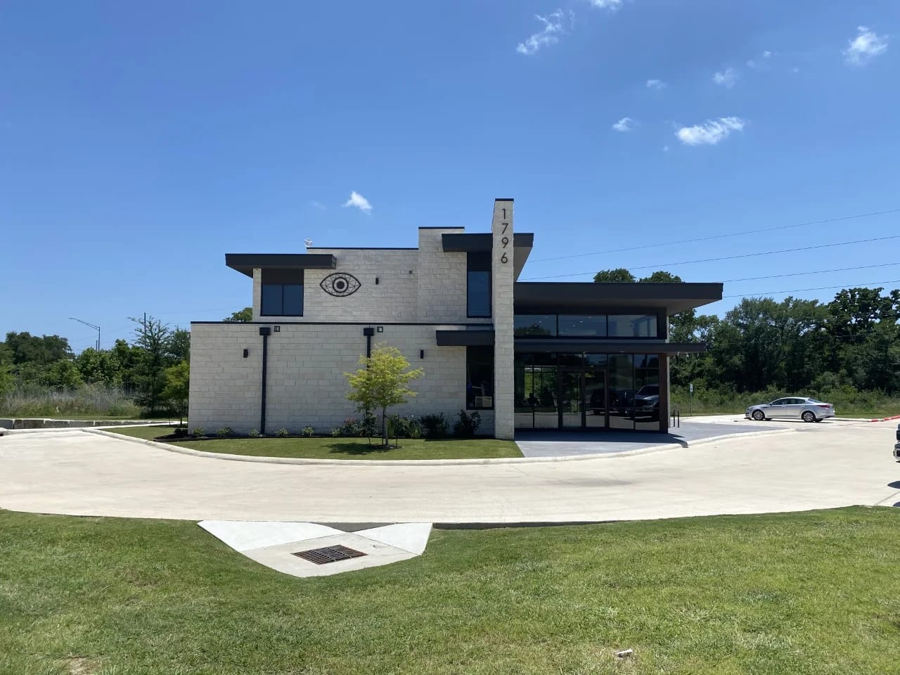 Eye Trends Optometry exterior with warm materials and a low horizontal roofline